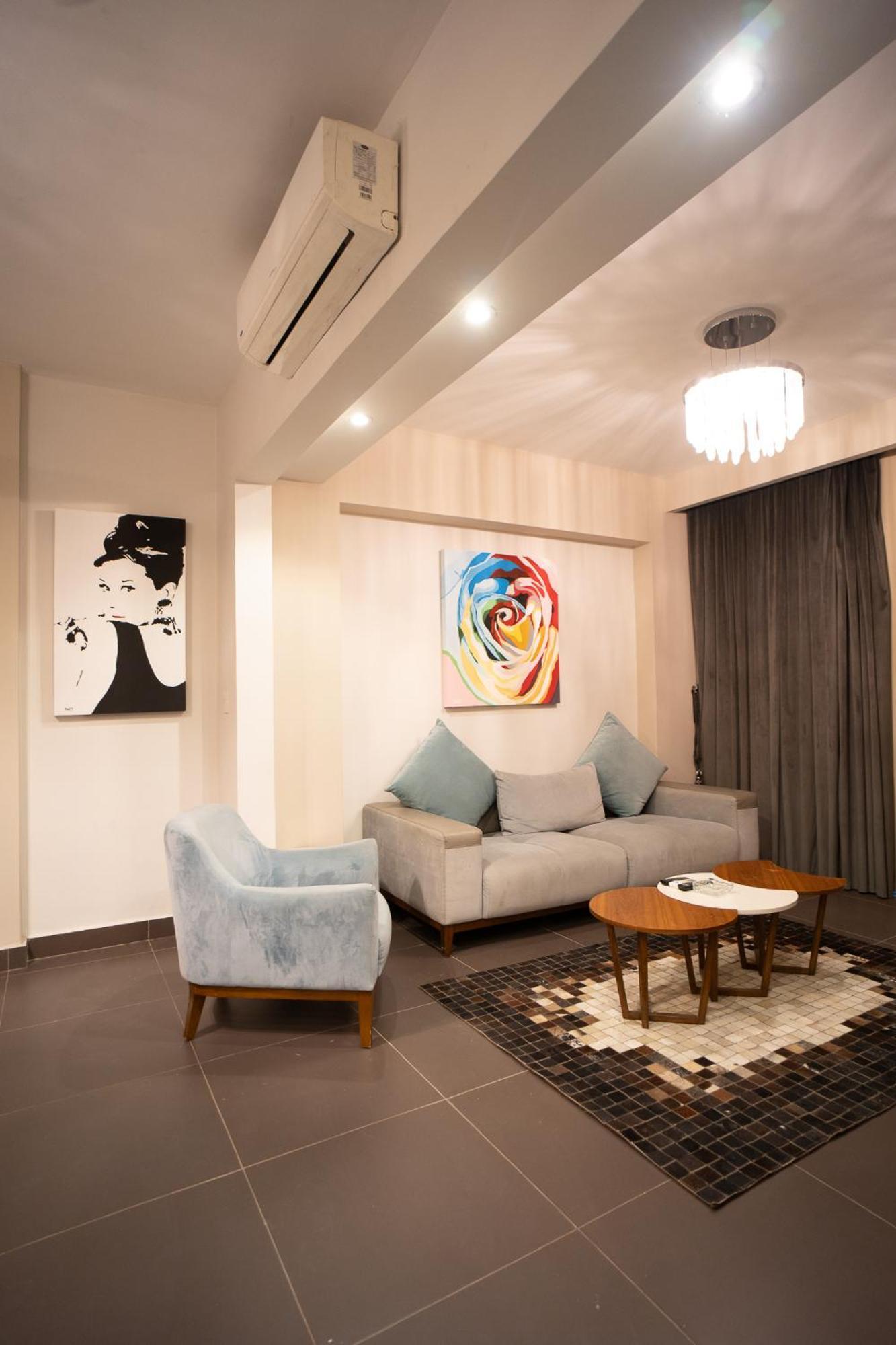 Apartment Mirage